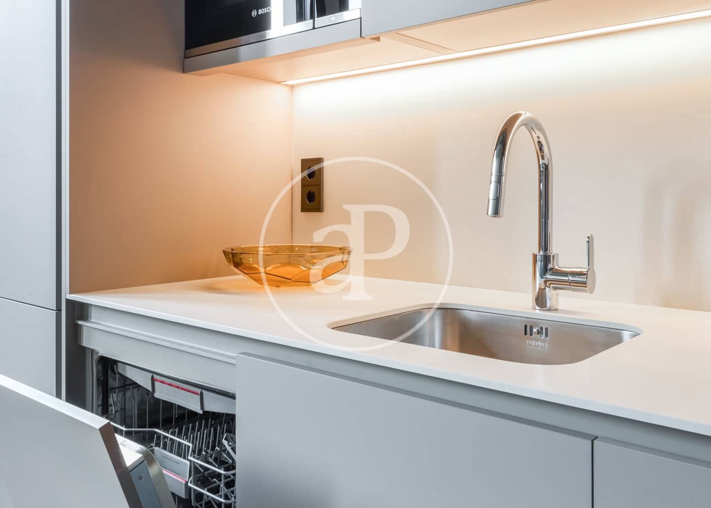 2 bedroom Villa for rent in Barcelona city with pool - € 2,860 (Ref: 9449155)