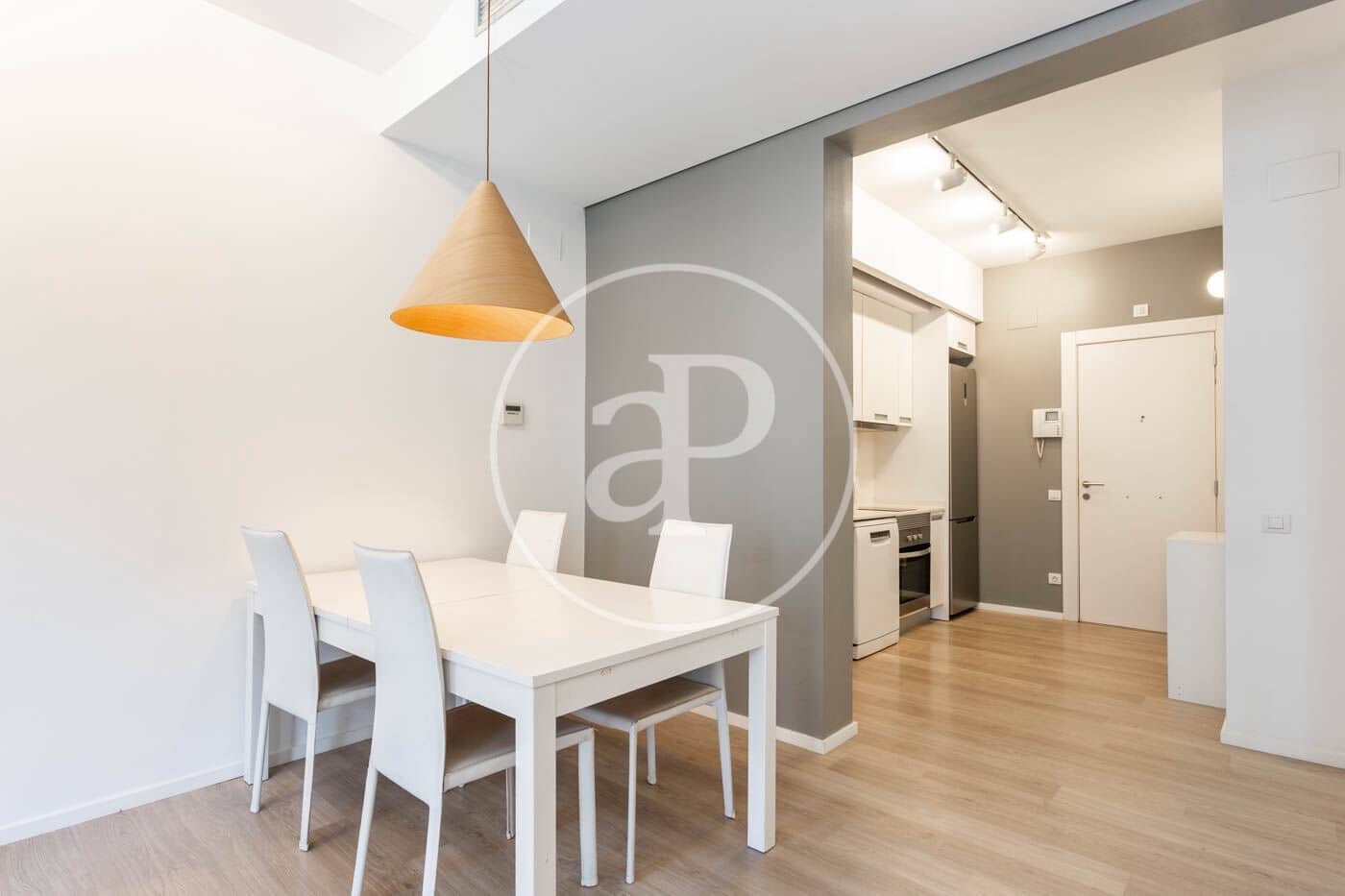 3 bedroom Apartment for rent in Barcelona city - € 2,500 (Ref: 9450659)