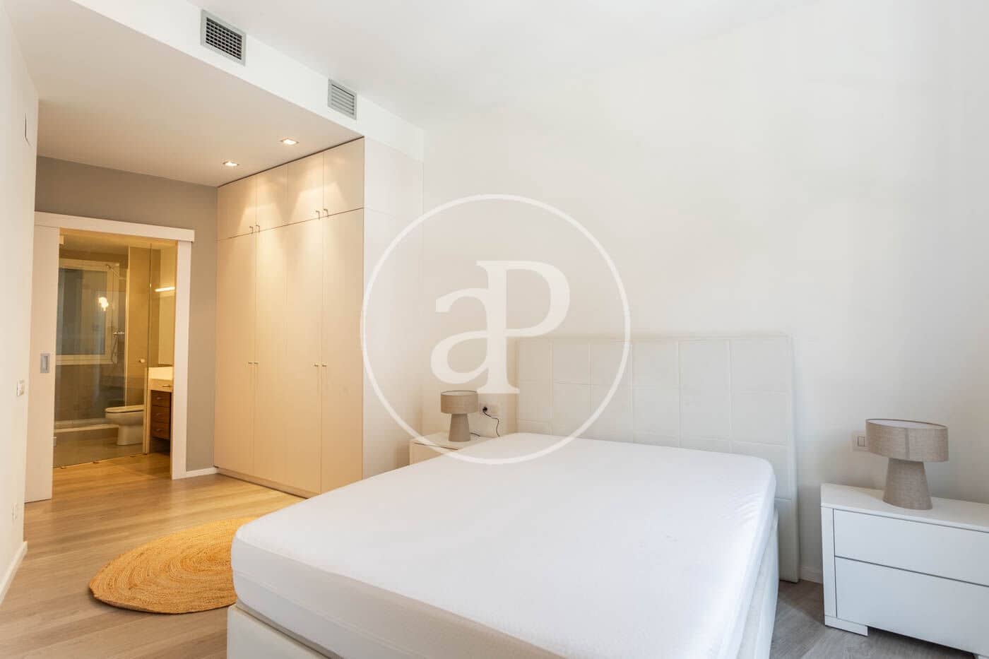 3 bedroom Apartment for rent in Barcelona city - € 2,500 (Ref: 9450659)