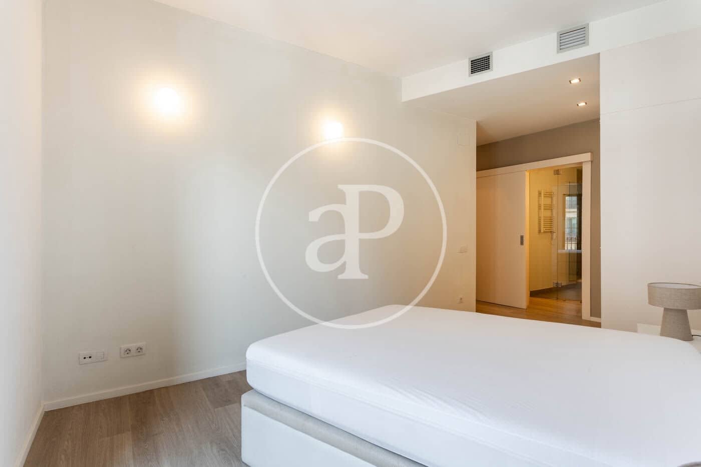 3 bedroom Apartment for rent in Barcelona city - € 2,500 (Ref: 9450659)