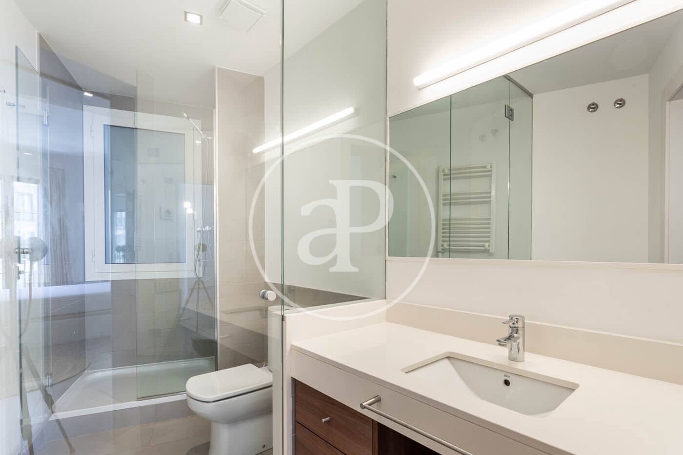 3 bedroom Apartment for rent in Barcelona city - € 2,500 (Ref: 9450659)