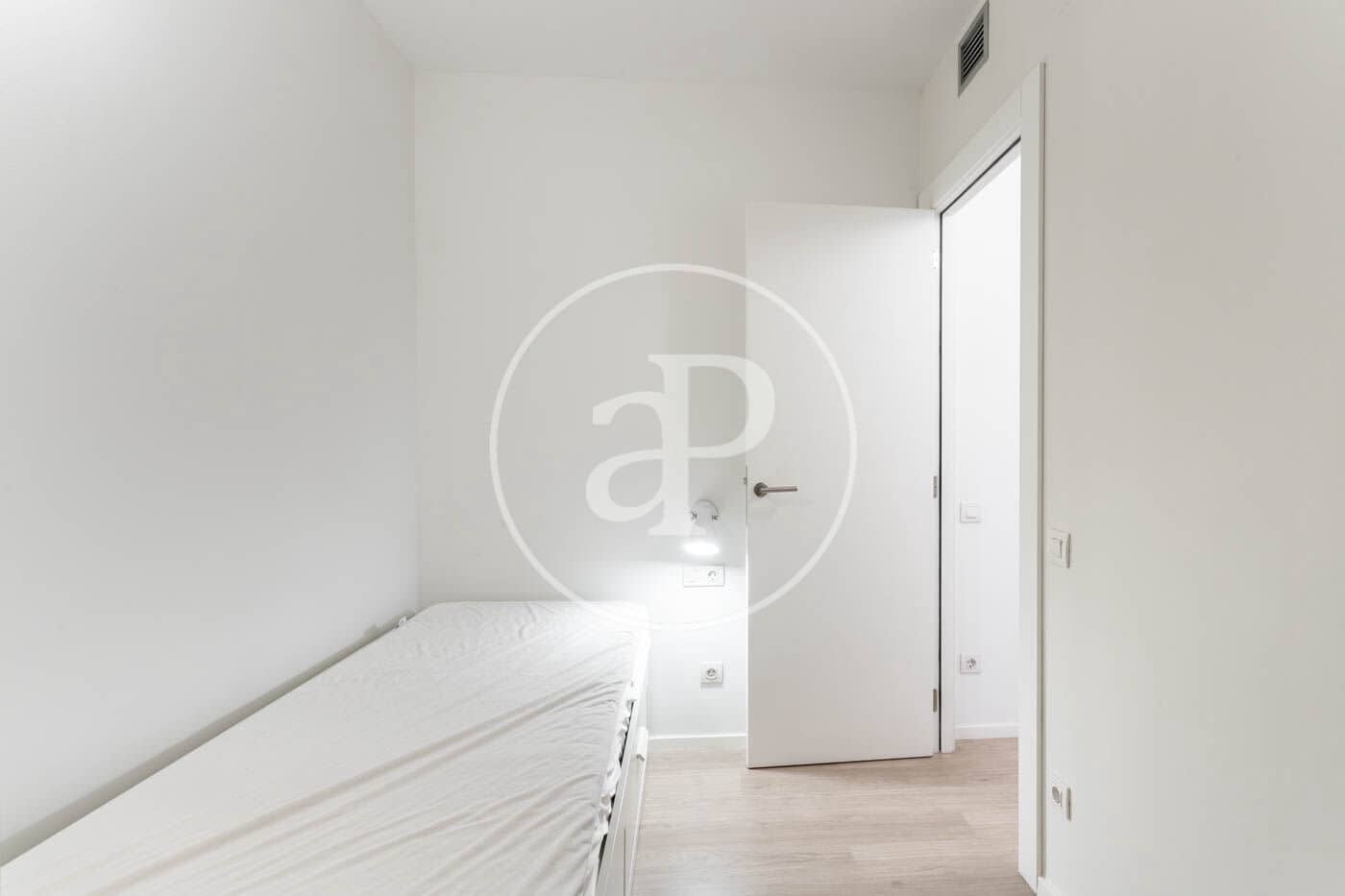 3 bedroom Apartment for rent in Barcelona city - € 2,500 (Ref: 9450659)