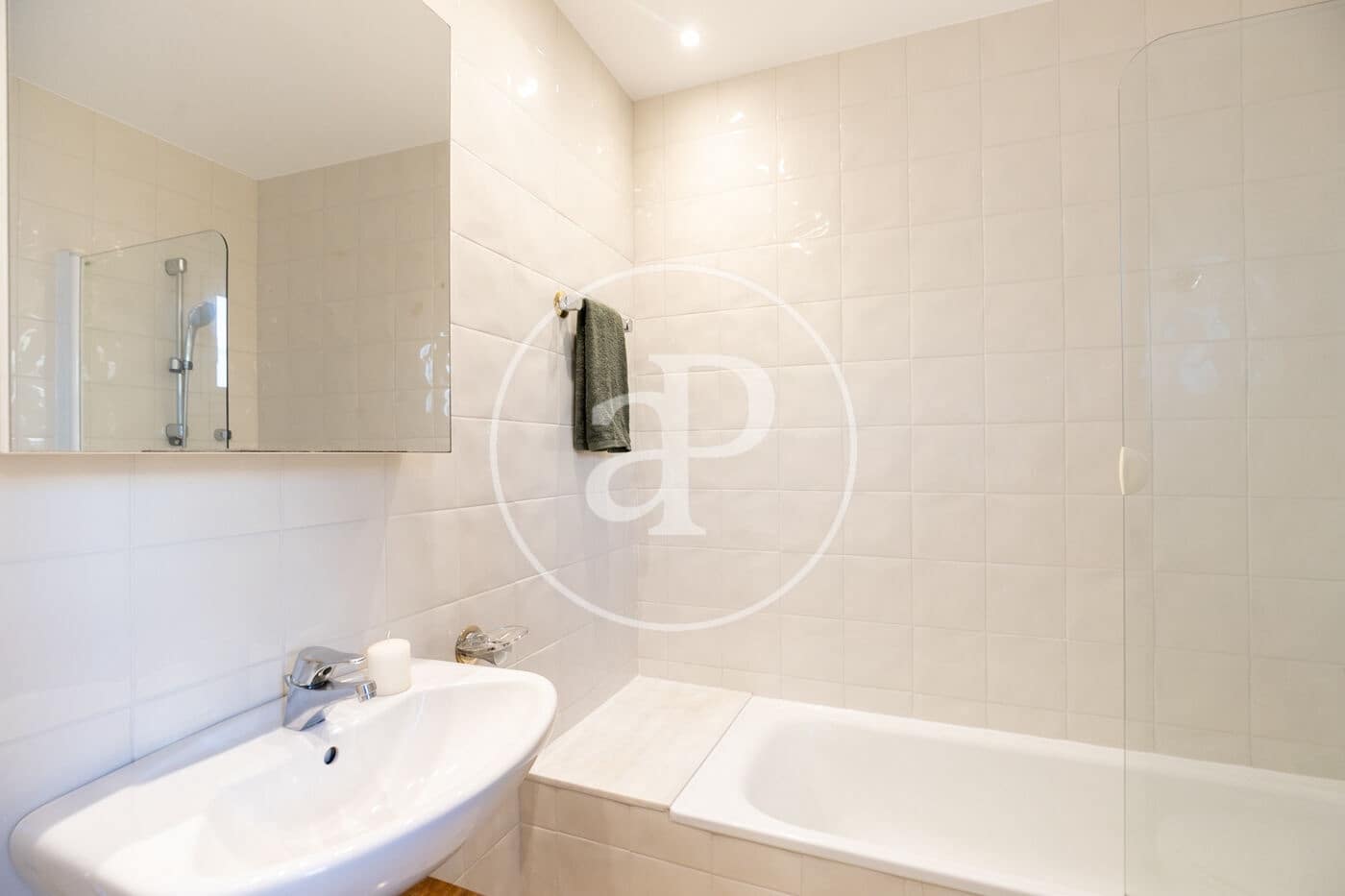 2 soveværelse Penthouse til leje i Barcelona by - € 3.500 (Ref: 9450660)