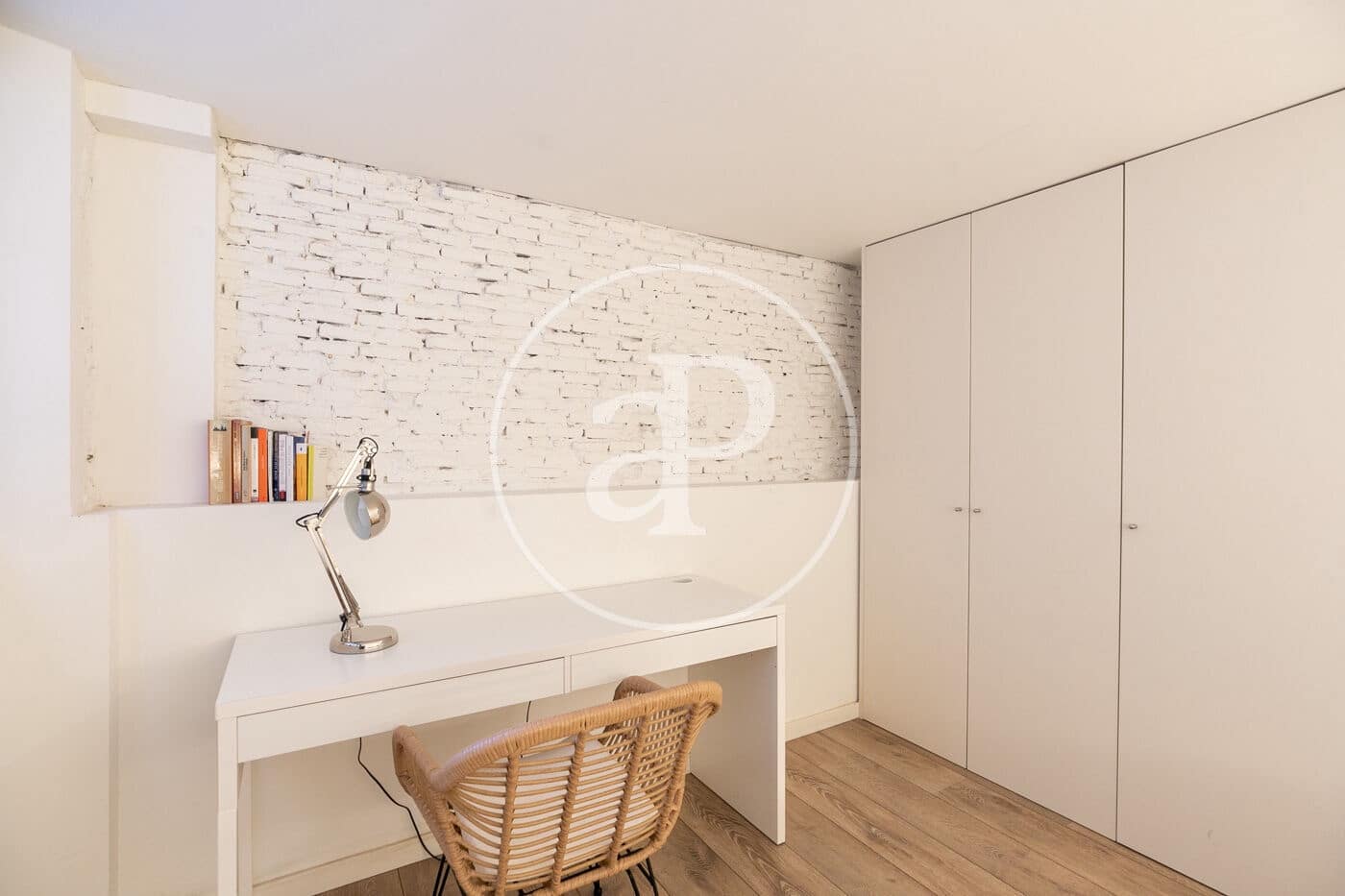 2 soveværelse Lejlighed til leje i Barcelona by med swimmingpool - € 1.900 (Ref: 9450661)