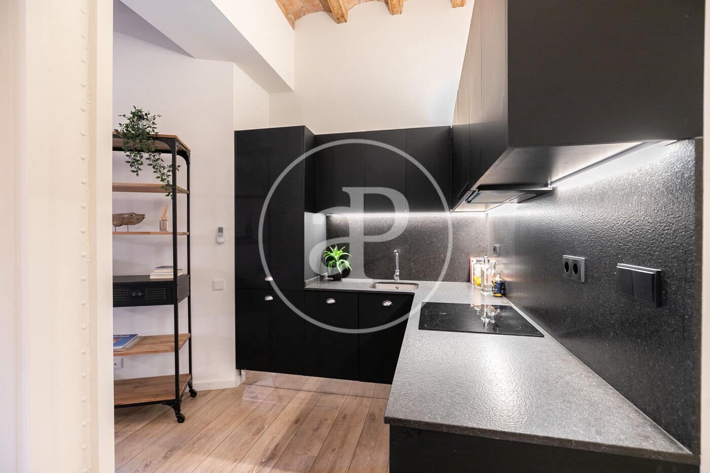 2 soveværelse Lejlighed til leje i Barcelona by med swimmingpool - € 1.900 (Ref: 9450661)