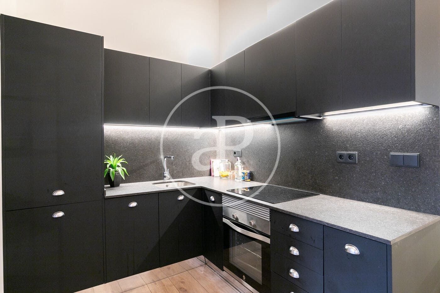 2 soveværelse Lejlighed til leje i Barcelona by med swimmingpool - € 1.900 (Ref: 9450661)