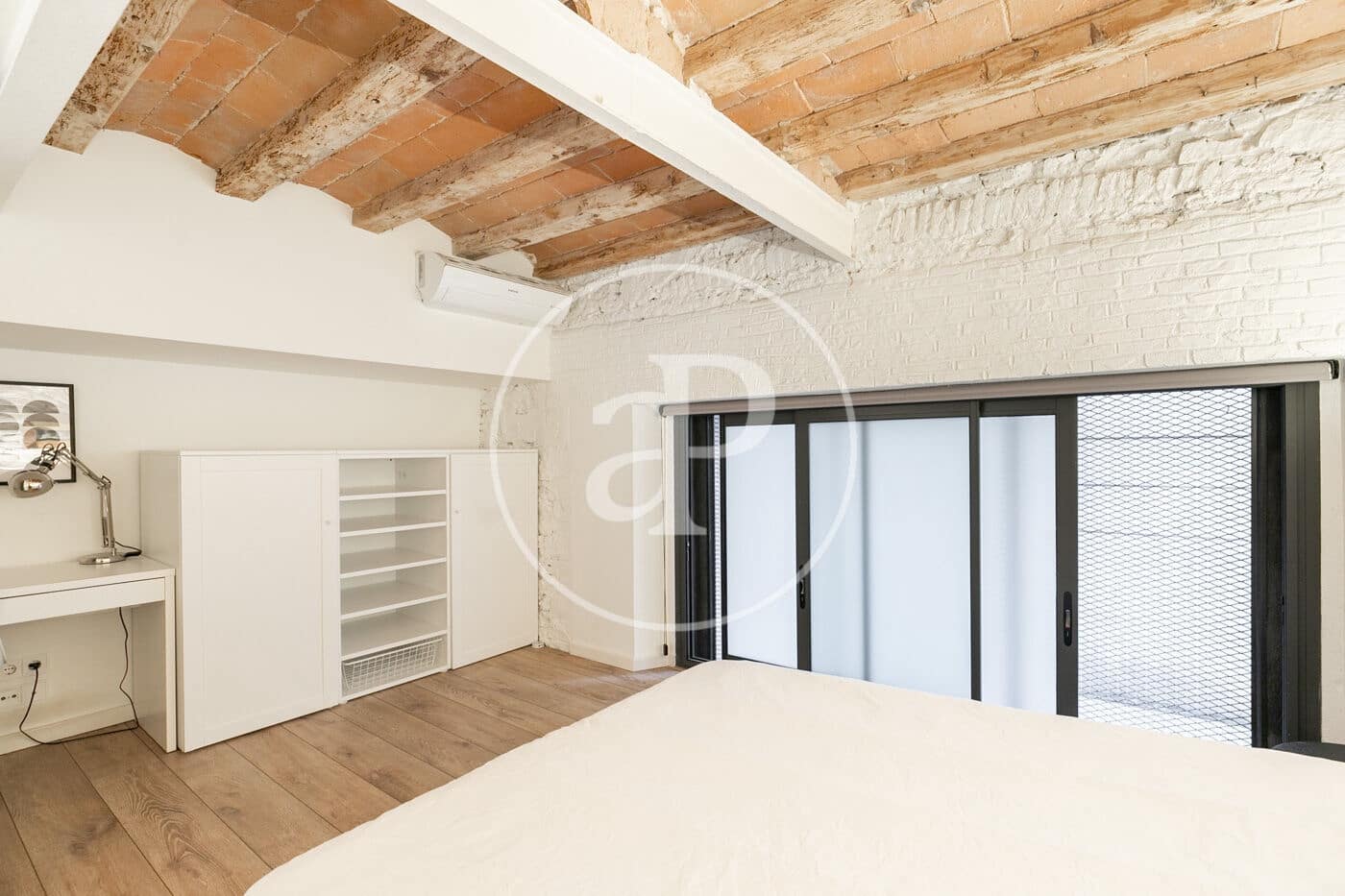 2 soveværelse Lejlighed til leje i Barcelona by med swimmingpool - € 1.900 (Ref: 9450661)