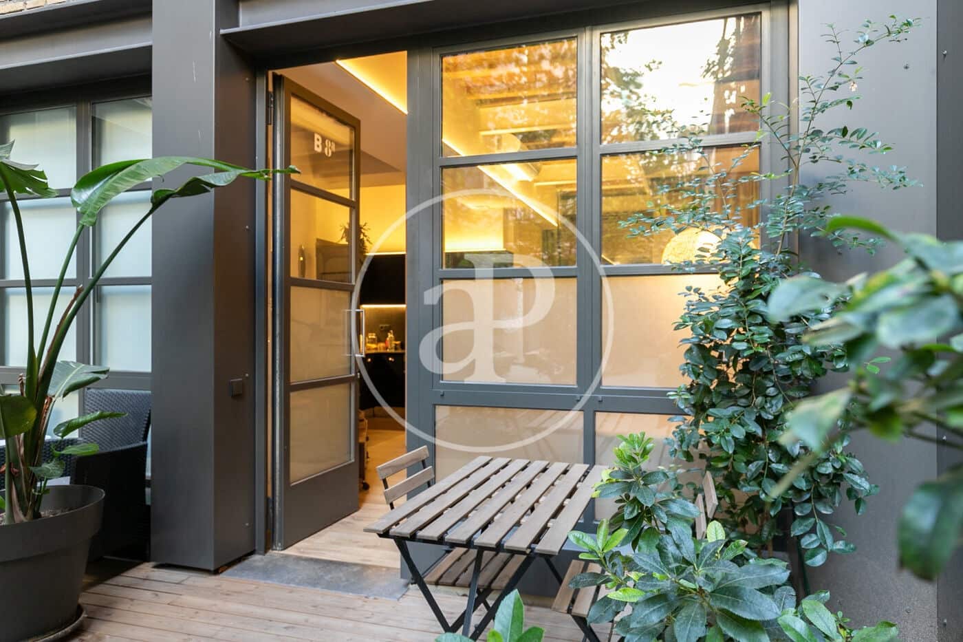 2 soveværelse Lejlighed til leje i Barcelona by med swimmingpool - € 1.900 (Ref: 9450661)