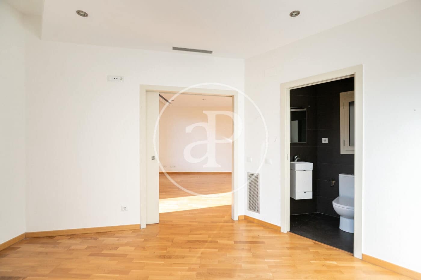 2 sypialnia Apartament na sprzedaż w Miasto Barcelona - 590 000 € (Ref: 9452102)