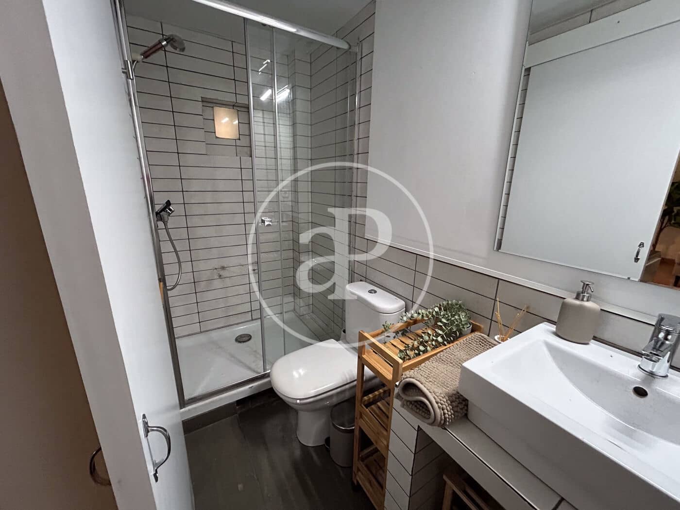 1 quarto Apartamento para arrendar em Barcelona cidade - 1 290 € (Ref: 9452103)