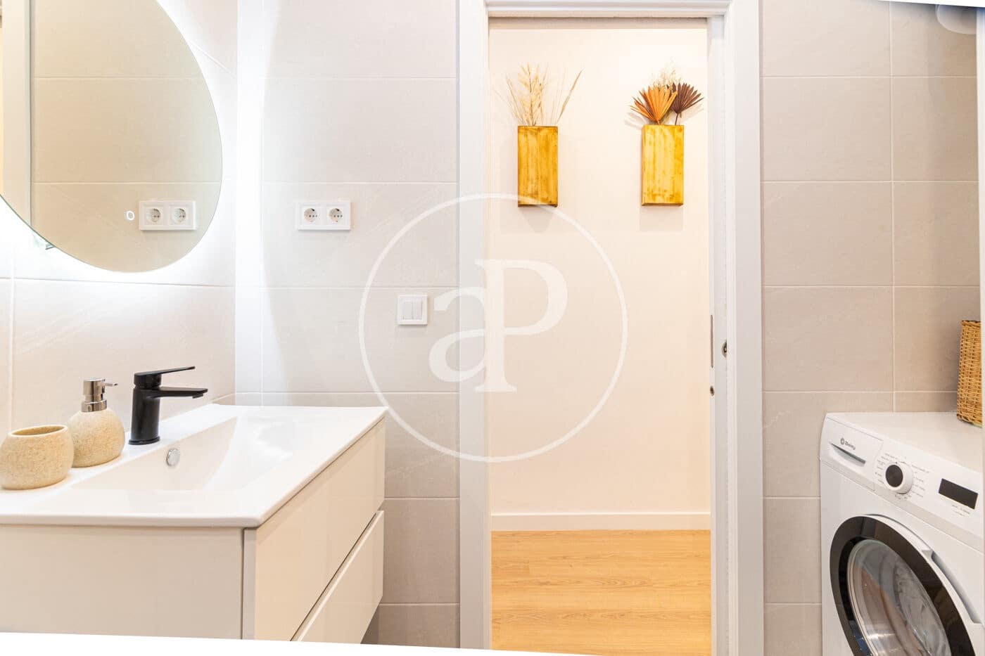 1 soverom Leilighet til leie i Barcelona by - € 1 550 (Ref: 9452105)