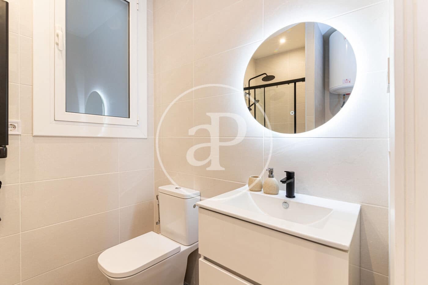 1 soverom Leilighet til leie i Barcelona by - € 1 550 (Ref: 9452105)