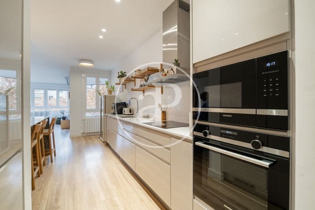 3 soveværelse Lejlighed til leje i Sant Antoni, Barcelona by - € 2.900 (Ref: 9452106)