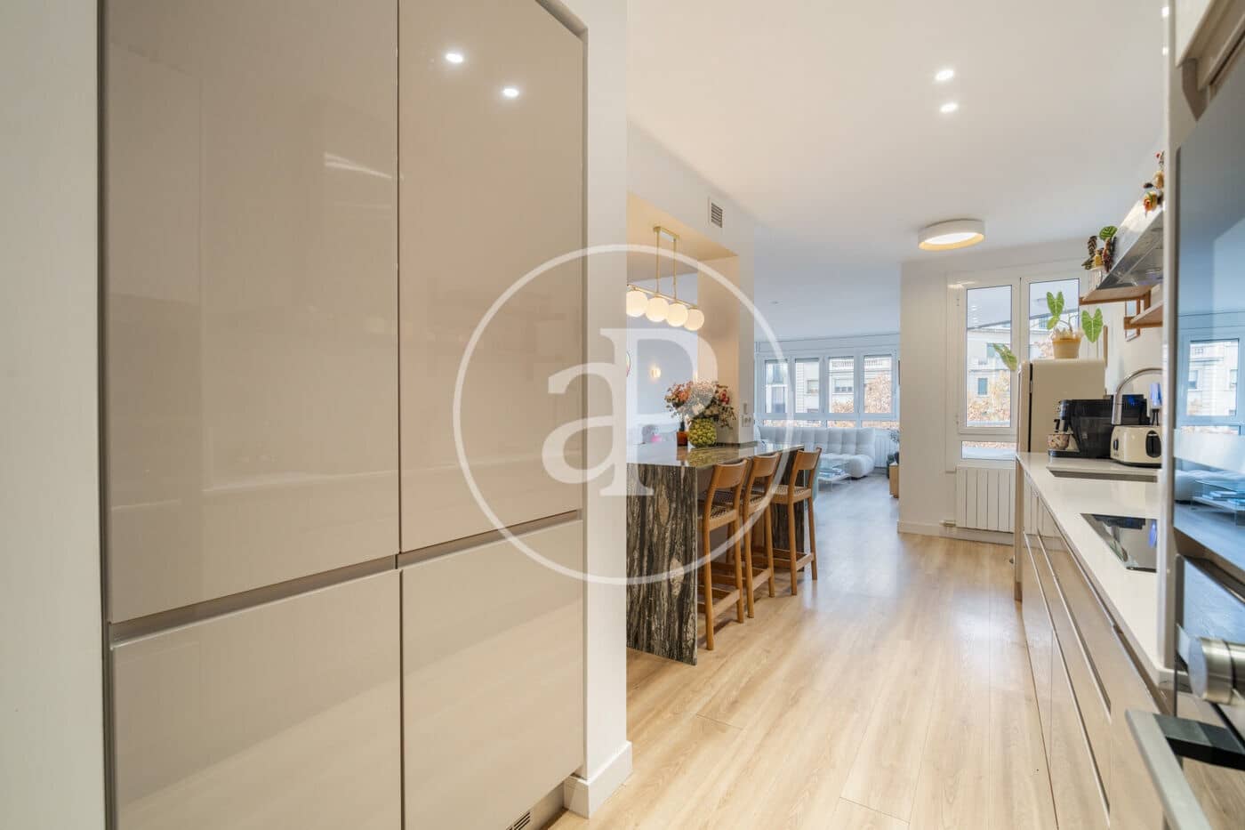 3 soveværelse Lejlighed til leje i Barcelona by - € 2.900 (Ref: 9452106)