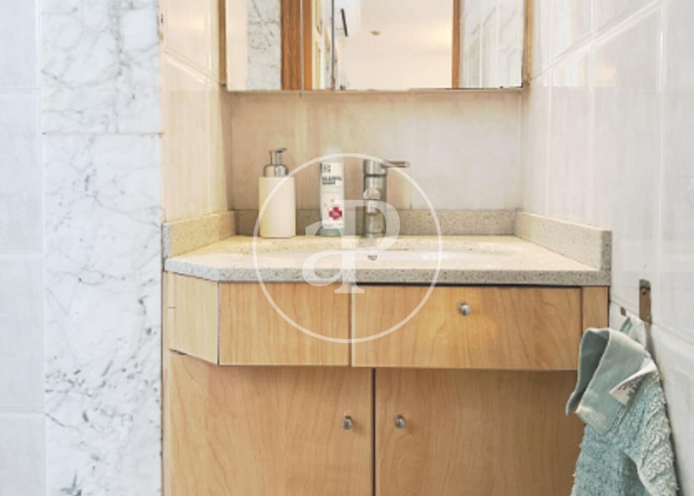 2 slaapkamer Appartement te huur in L'Hospitalet de Llobregat - € 1.950 (Ref: 9452108)