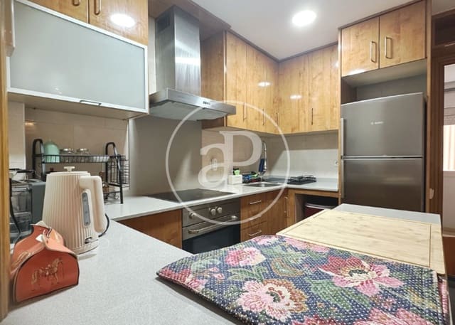 2 makuuhuone Huoneisto vuokrattavana paikassa L'Hospitalet de Llobregat - 1 950 € (Ref: 9452108)