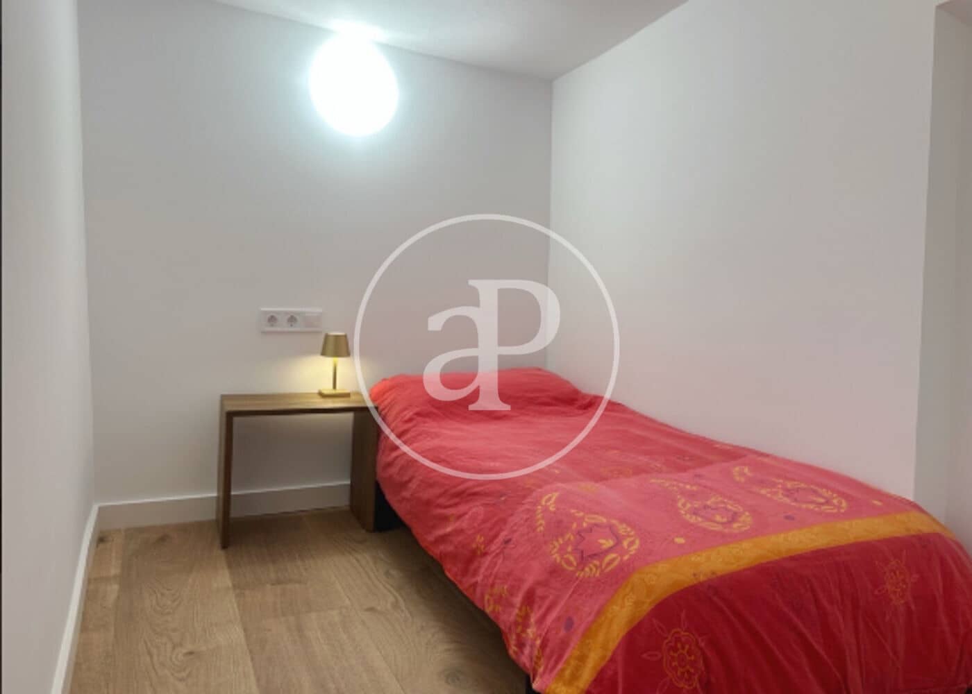 2 slaapkamer Appartement te huur in L'Hospitalet de Llobregat - € 1.950 (Ref: 9452109)