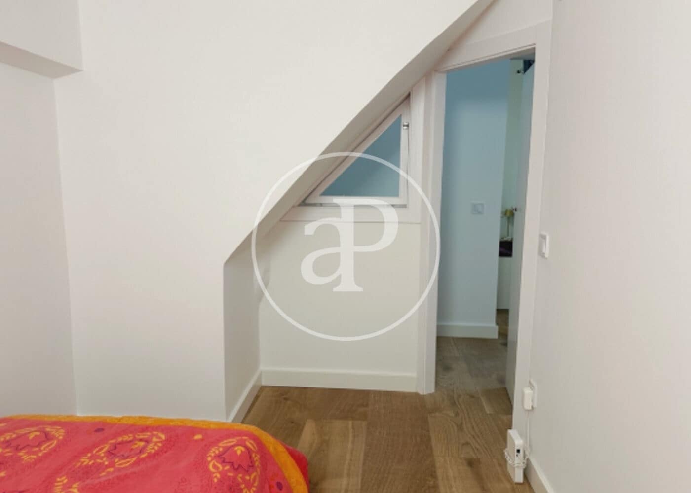 2 slaapkamer Appartement te huur in L'Hospitalet de Llobregat - € 1.950 (Ref: 9452109)