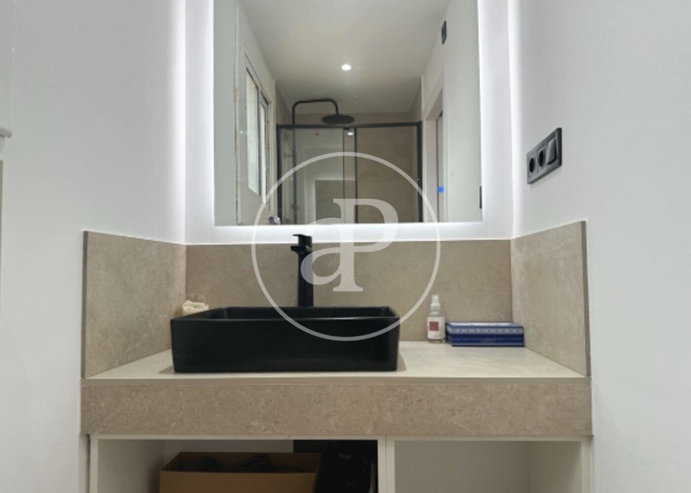 2 slaapkamer Appartement te huur in L'Hospitalet de Llobregat - € 1.950 (Ref: 9452109)