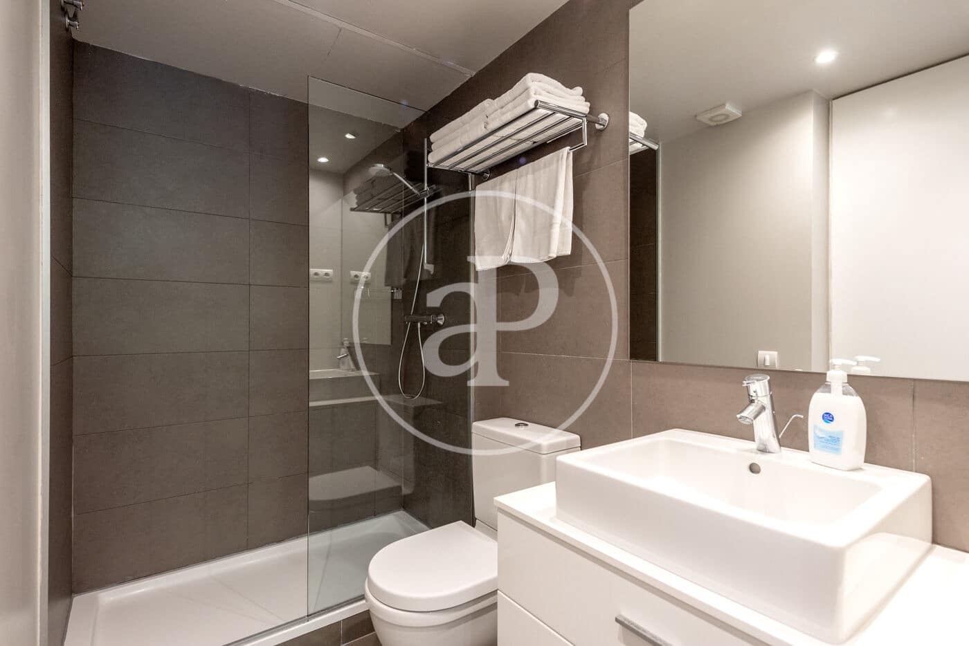 1 makuuhuone Huoneisto vuokrattavana paikassa Barcelona kaupunki - 2 100 € (Ref: 9452110)