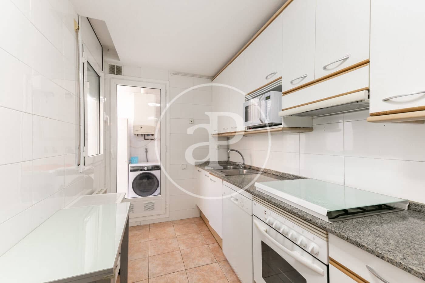 3 soveværelse Lejlighed til leje i Barcelona by - € 1.837 (Ref: 9452112)