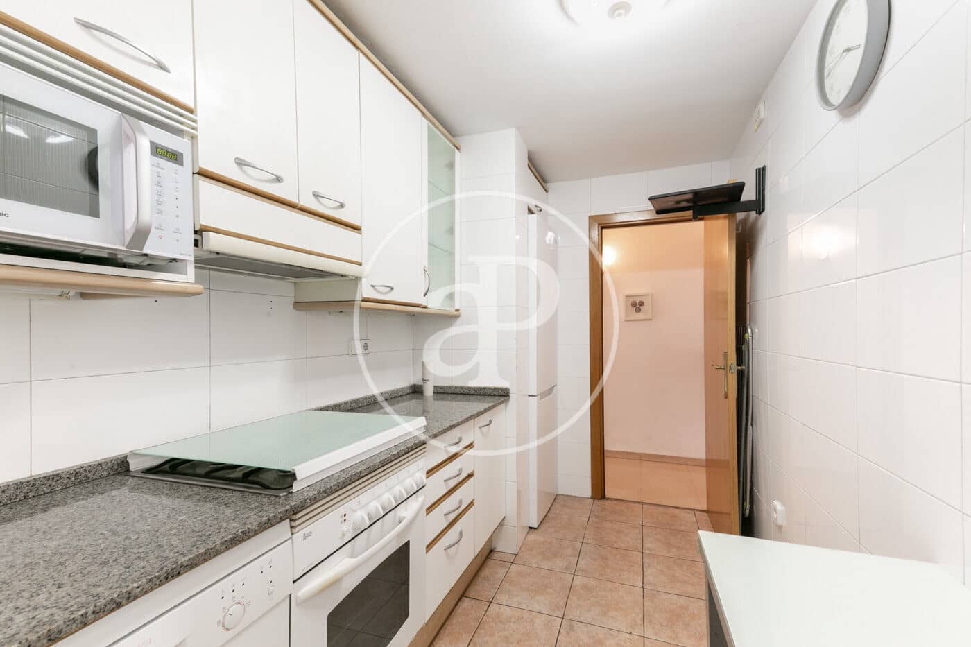 3 soveværelse Lejlighed til leje i Barcelona by - € 1.837 (Ref: 9452112)