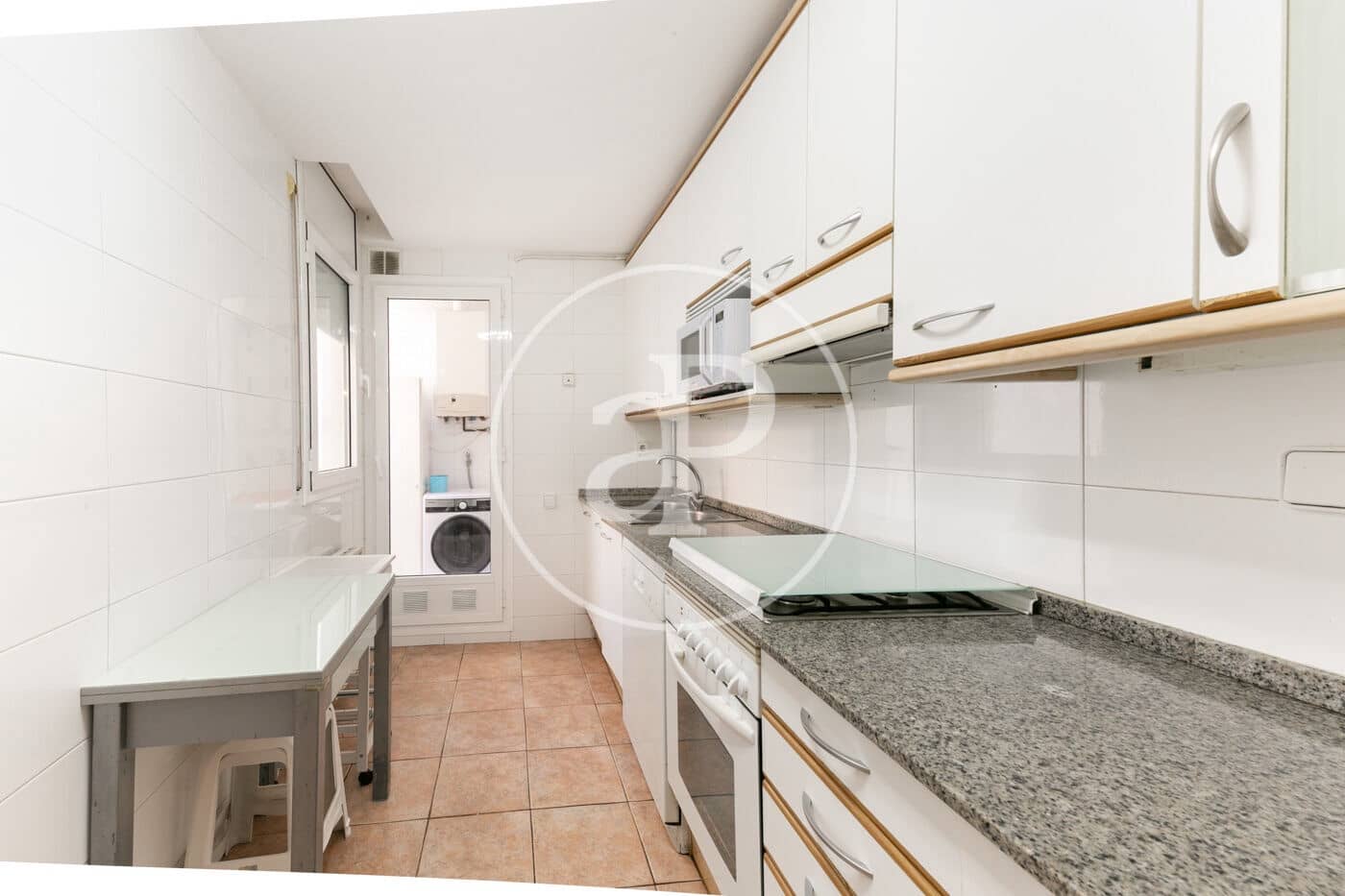 3 soveværelse Lejlighed til leje i Barcelona by - € 1.837 (Ref: 9452112)