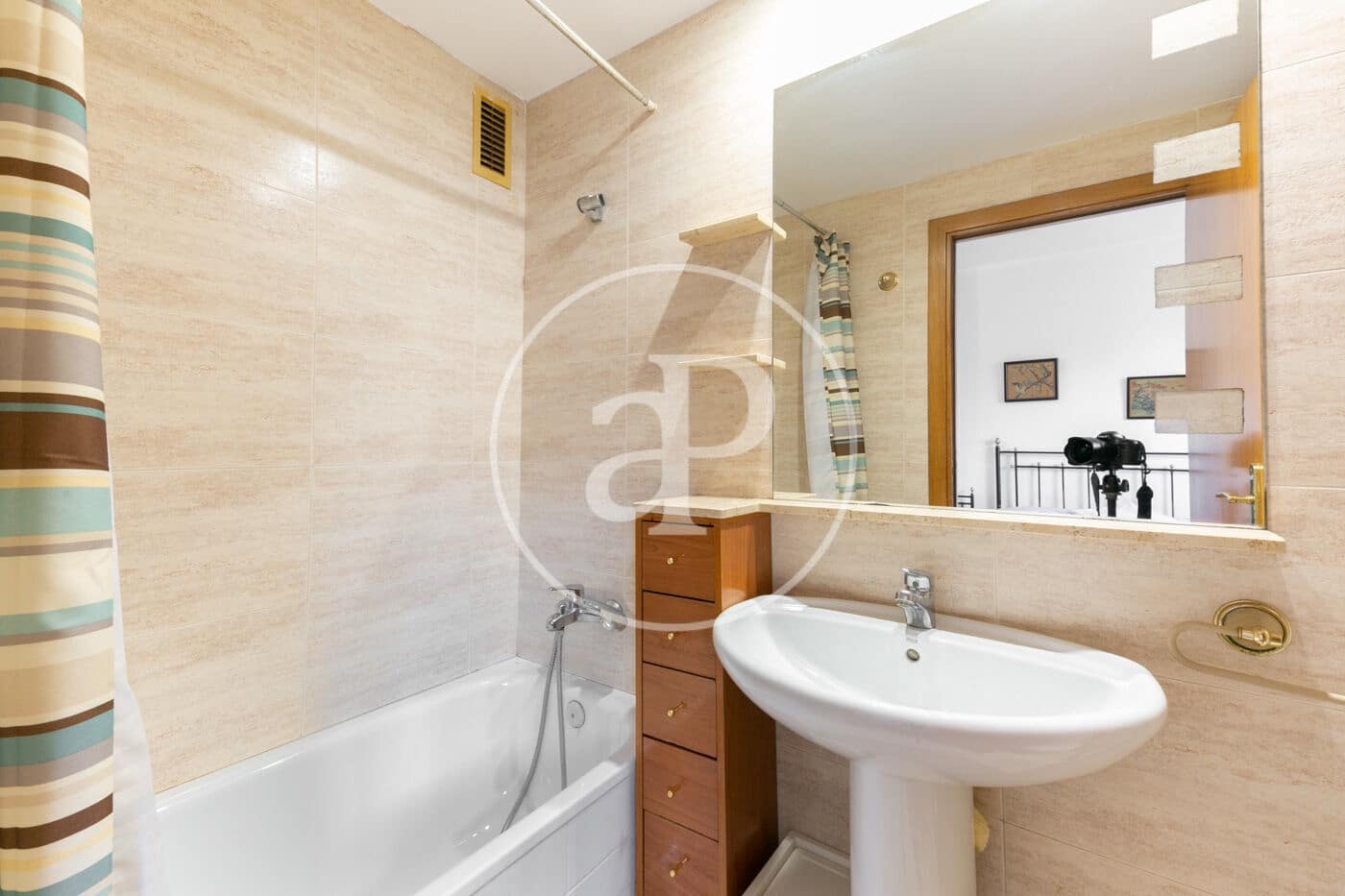 3 soveværelse Lejlighed til leje i Barcelona by - € 1.837 (Ref: 9452112)