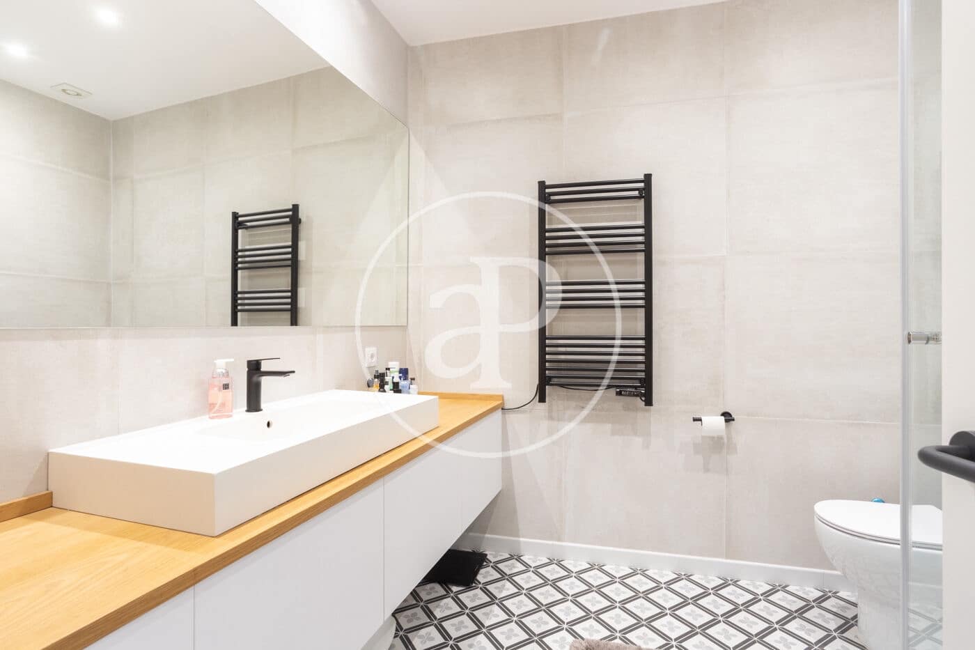 2 makuuhuone Huoneisto vuokrattavana paikassa Barcelona kaupunki - 1 800 € (Ref: 9452114)