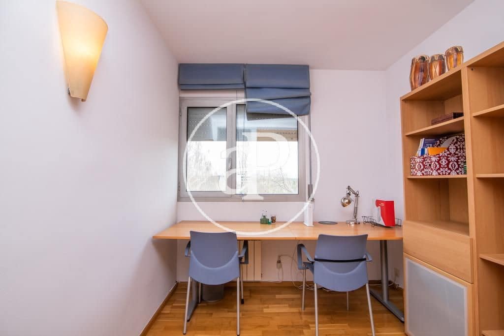 3 sypialnia Apartament do wynajęcia w Sant Cugat del Valles z basenem - 1 850 € (Ref: 9456236)