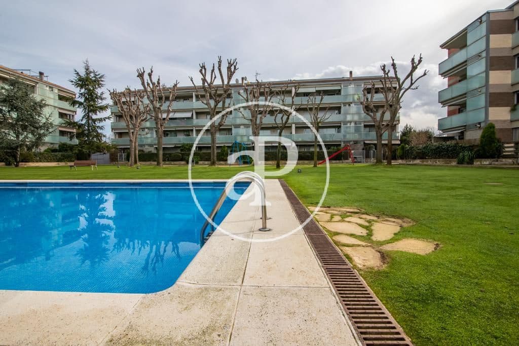 3 sypialnia Apartament do wynajęcia w Sant Cugat del Valles z basenem - 1 850 € (Ref: 9456236)