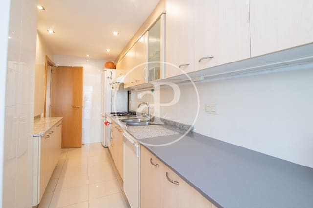 3 soveværelse Lejlighed til leje i Sant Cugat del Vallès med swimmingpool - € 1.680 (Ref: 9456236)