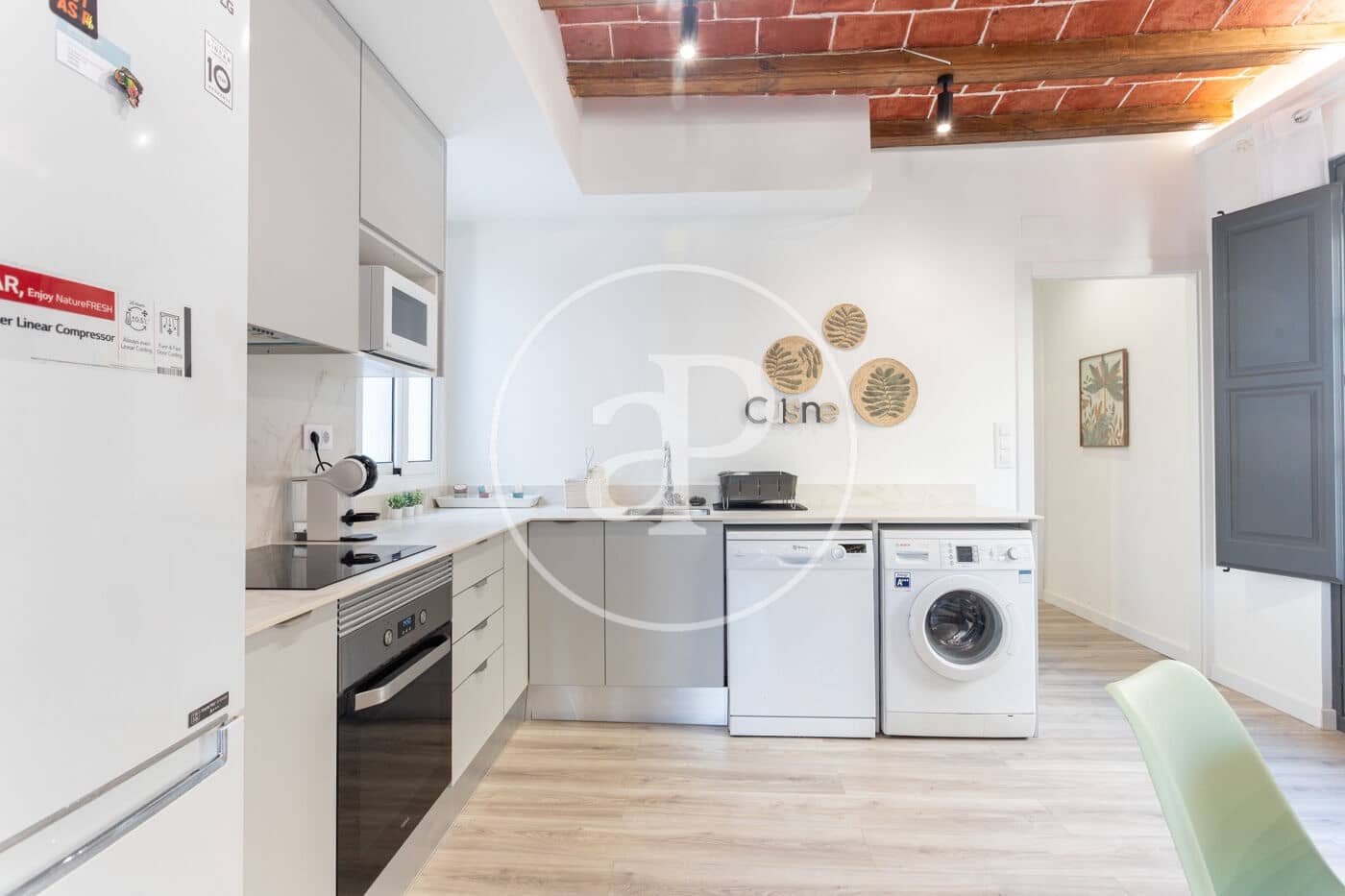 3 slaapkamer Appartement te huur in Barcelona stad - € 2.400 (Ref: 9456238)