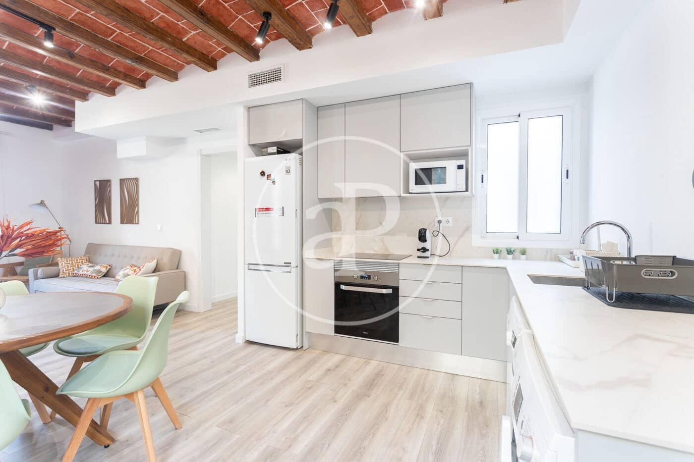 3 slaapkamer Appartement te huur in Barcelona stad - € 2.400 (Ref: 9456238)