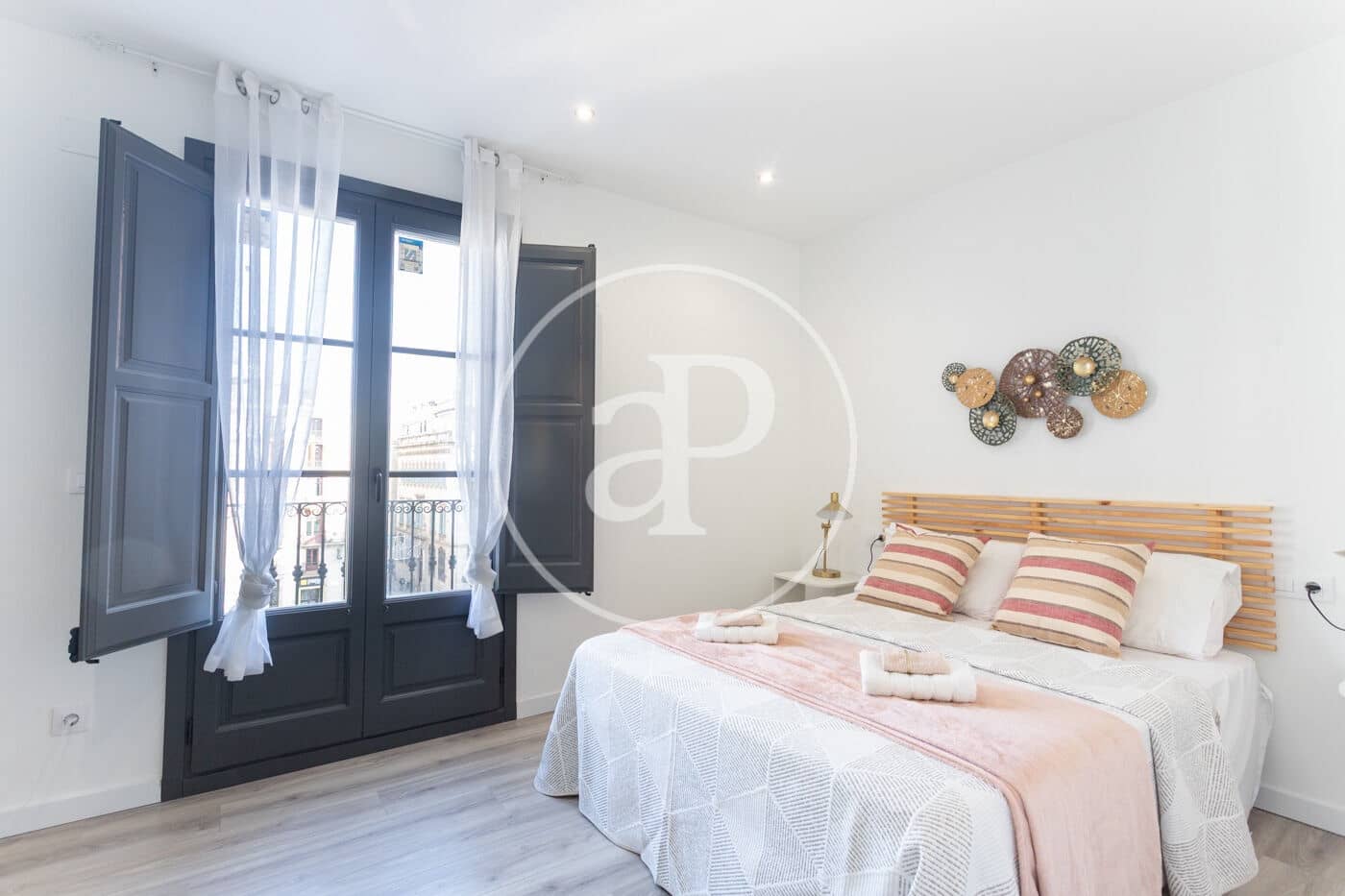 3 slaapkamer Appartement te huur in Barcelona stad - € 2.400 (Ref: 9456238)