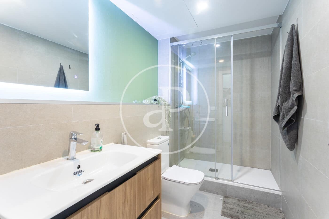 3 slaapkamer Appartement te huur in Barcelona stad - € 2.400 (Ref: 9456238)