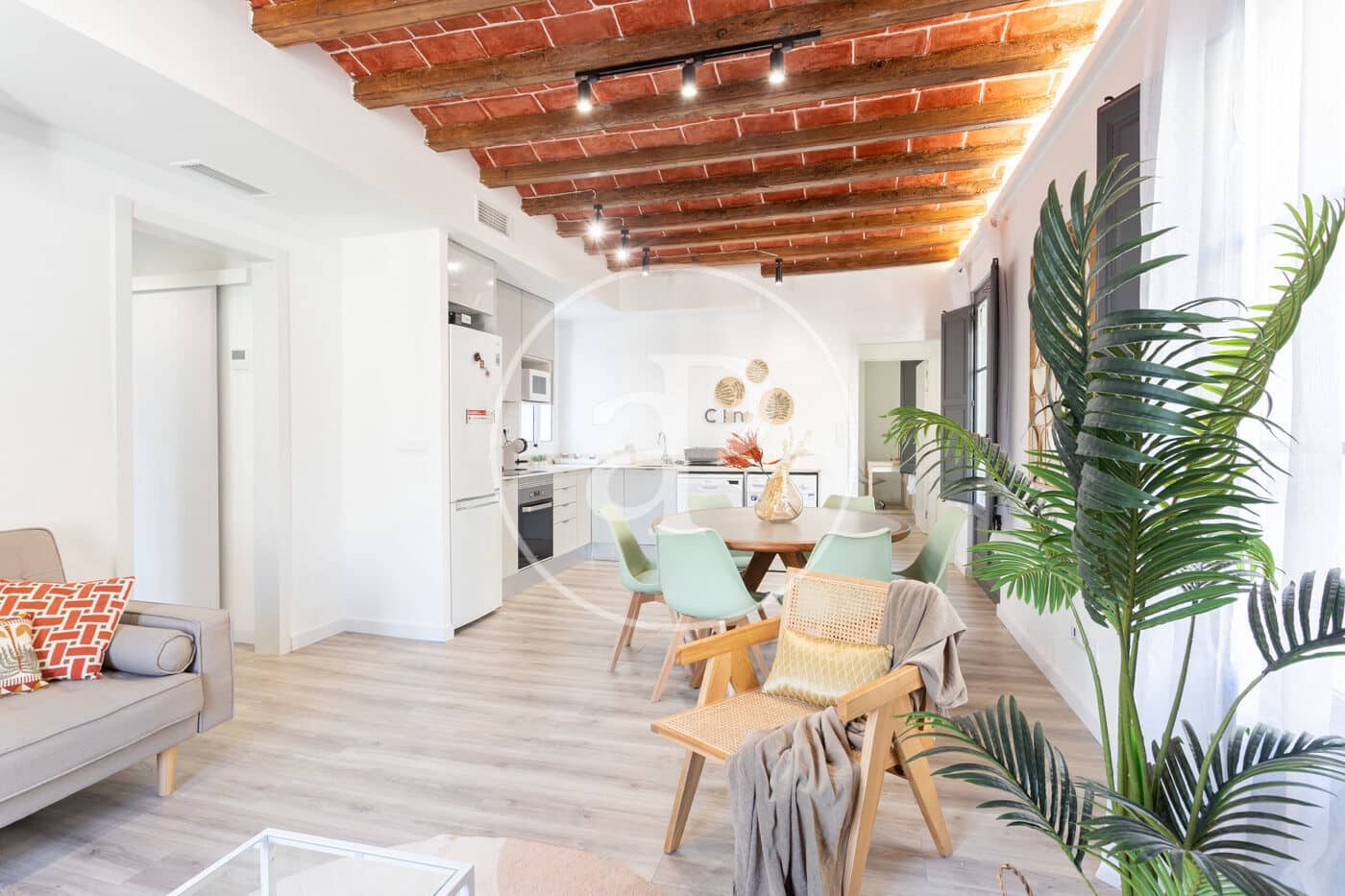 3 slaapkamer Appartement te huur in Barcelona stad - € 2.400 (Ref: 9456238)