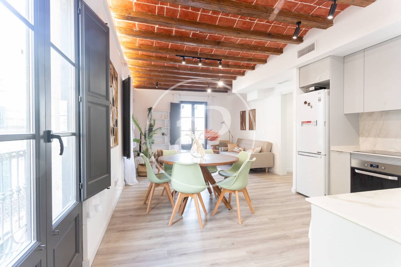 3 slaapkamer Appartement te huur in Barcelona stad - € 2.400 (Ref: 9456238)