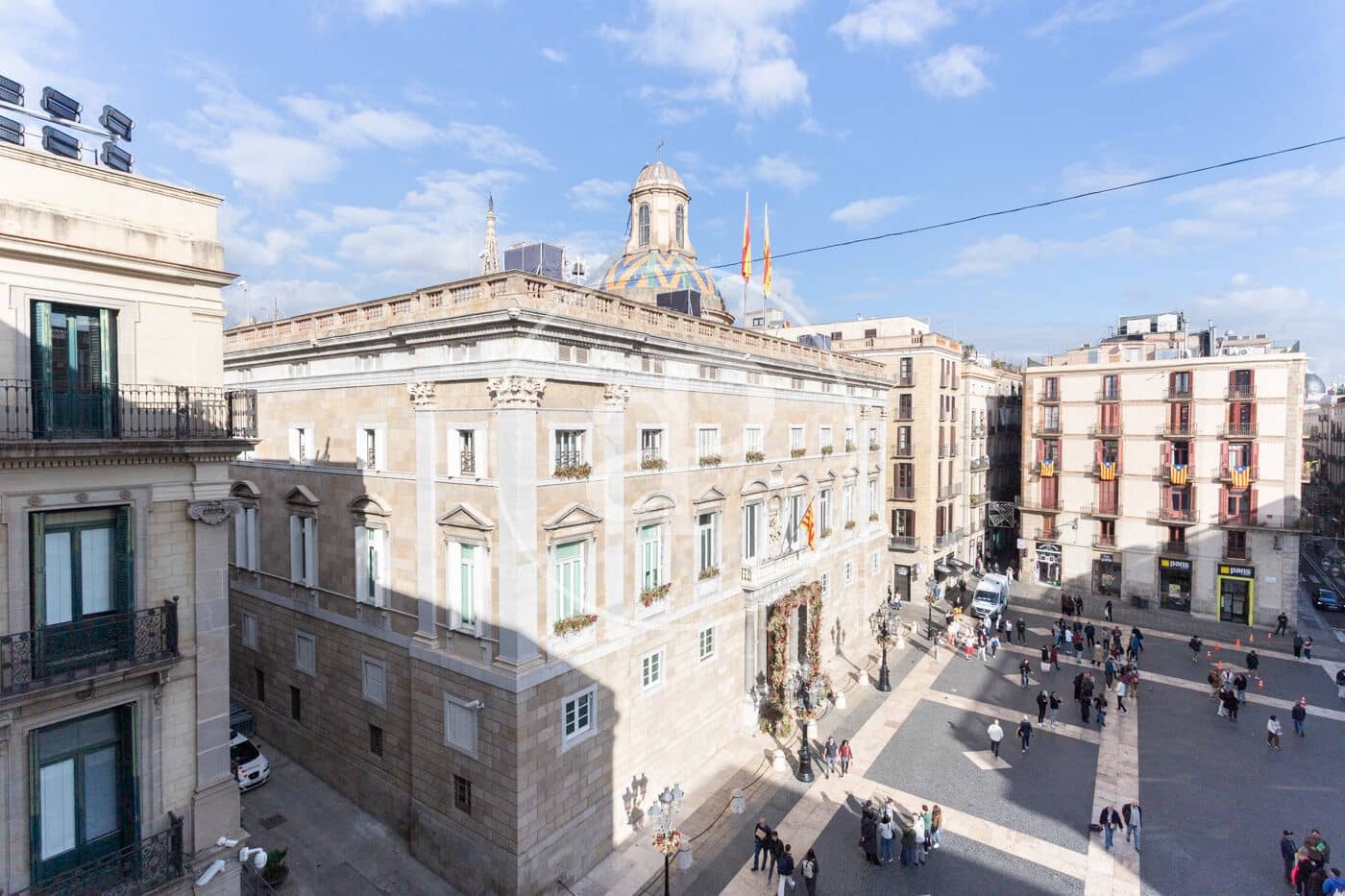 3 slaapkamer Appartement te huur in Barcelona stad - € 2.400 (Ref: 9456238)