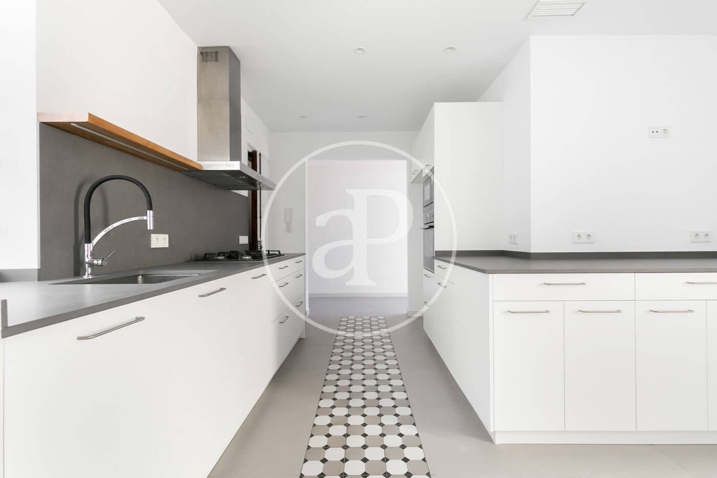 4 sovrum Lägenhet att hyra i Barcelona stad - 4 200 € (Ref: 9456239)