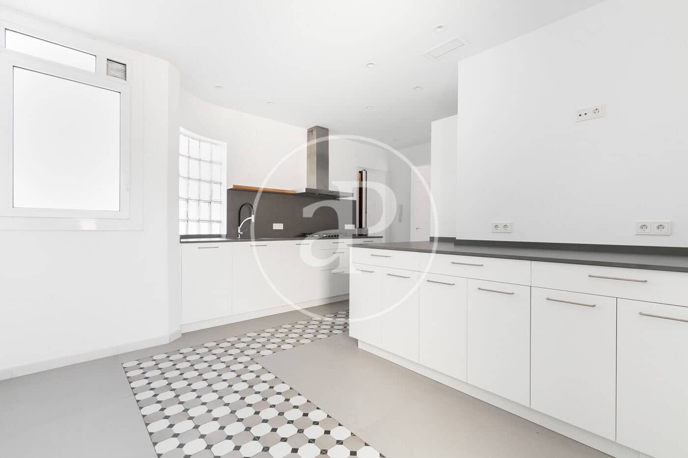 4 sovrum Lägenhet att hyra i Barcelona stad - 4 200 € (Ref: 9456239)