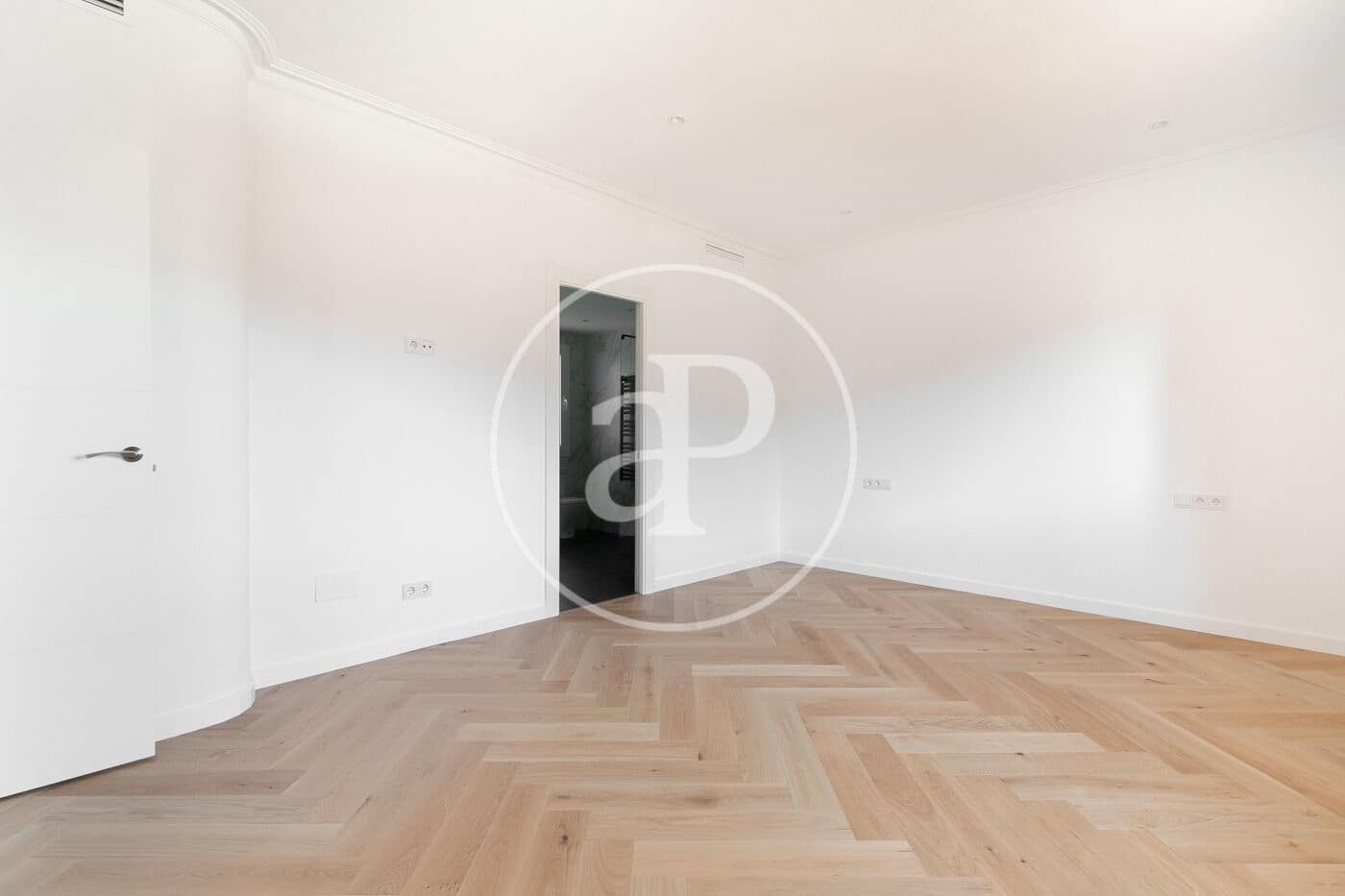 4 sovrum Lägenhet att hyra i Barcelona stad - 4 200 € (Ref: 9456239)