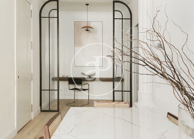 3 sypialnia Apartament na sprzedaż w El Barri Gòtic, Miasto Barcelona - 990 000 € (Ref: 9465642)