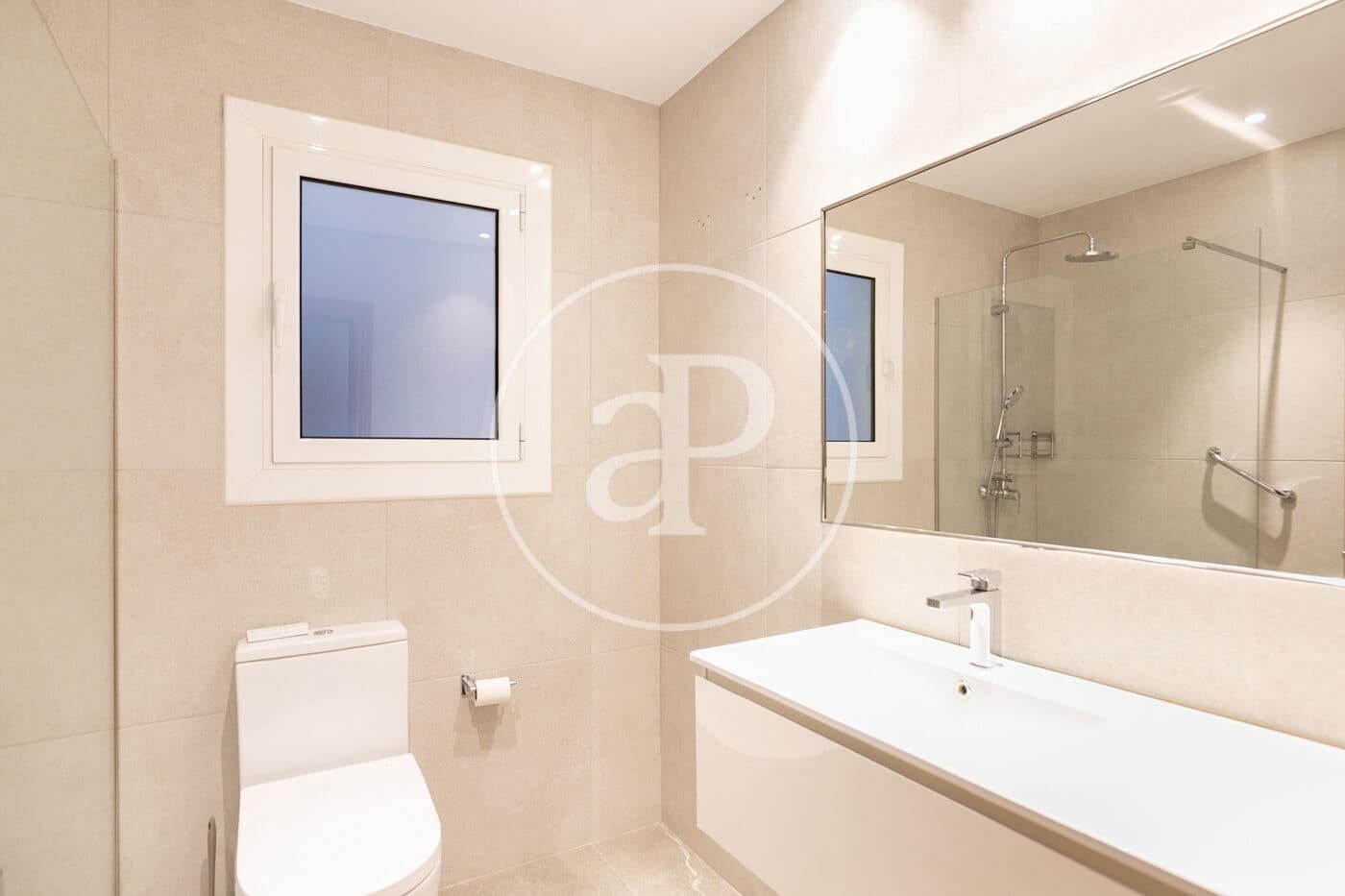 6 bedroom Apartment for sale in Barcelona city - € 1,140,000 (Ref: 9465643)