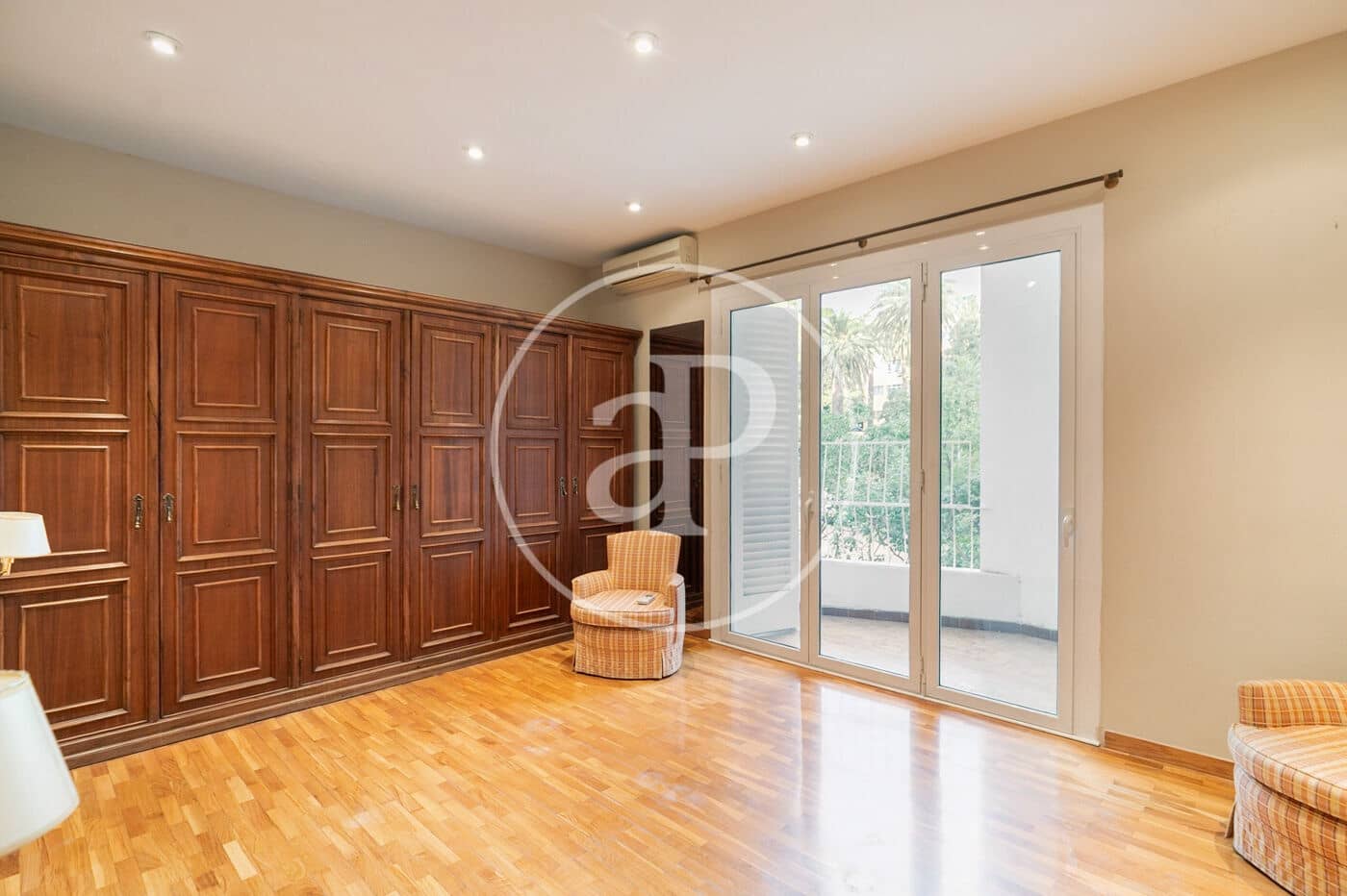 6 bedroom Apartment for sale in Barcelona city - € 1,140,000 (Ref: 9465643)