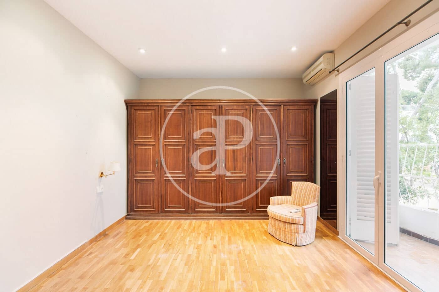 6 bedroom Apartment for sale in Barcelona city - € 1,140,000 (Ref: 9465643)