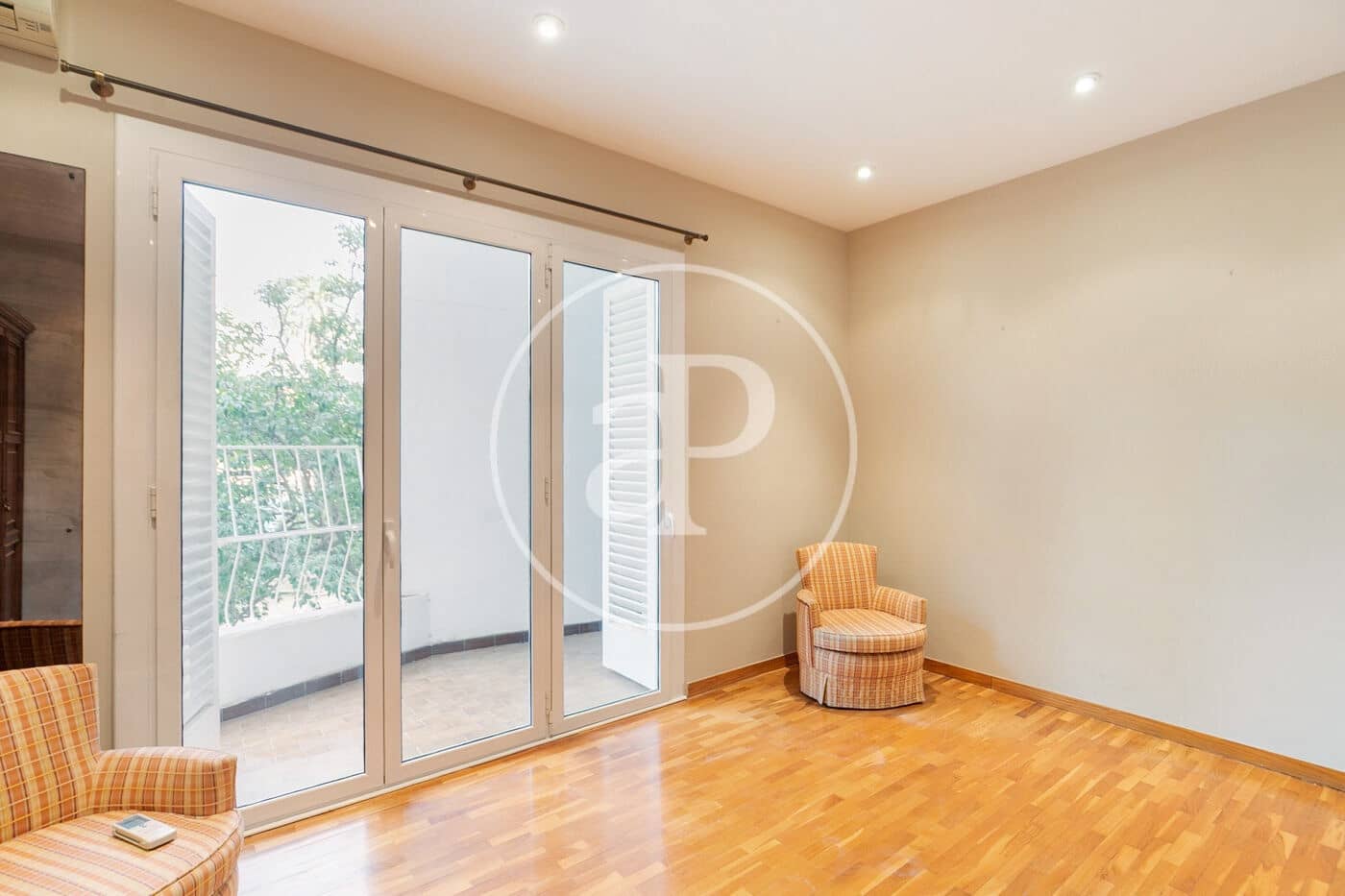 6 bedroom Apartment for sale in Barcelona city - € 1,140,000 (Ref: 9465643)