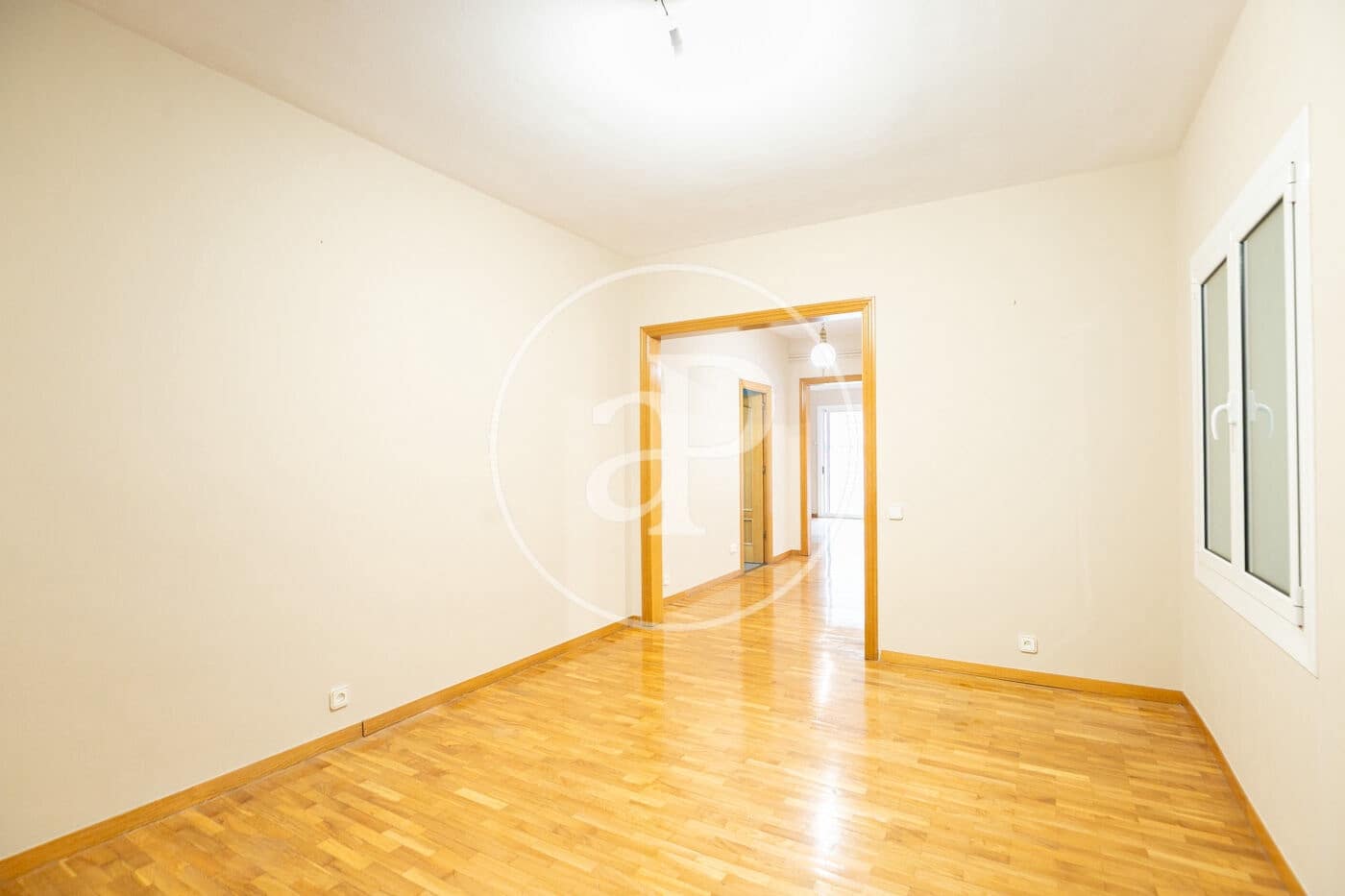 6 bedroom Apartment for sale in Barcelona city - € 1,140,000 (Ref: 9465643)