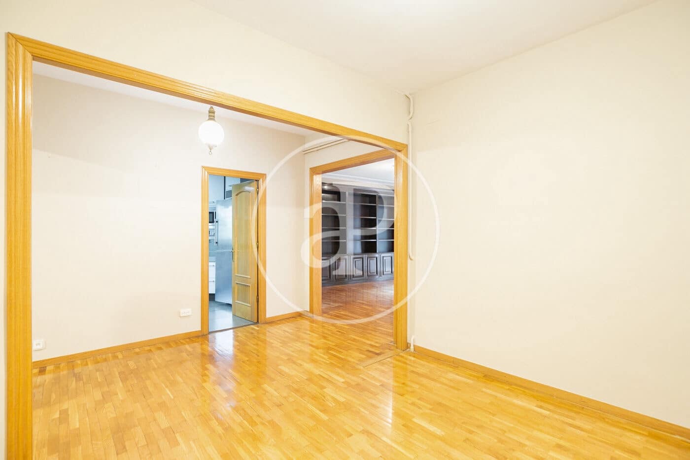 6 bedroom Apartment for sale in Barcelona city - € 1,140,000 (Ref: 9465643)