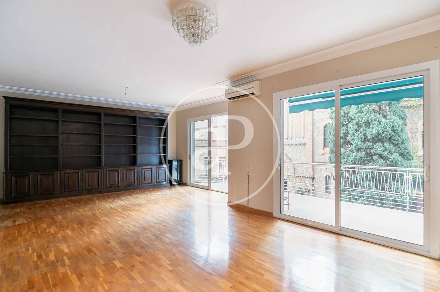 6 bedroom Apartment for sale in Barcelona city - € 1,140,000 (Ref: 9465643)